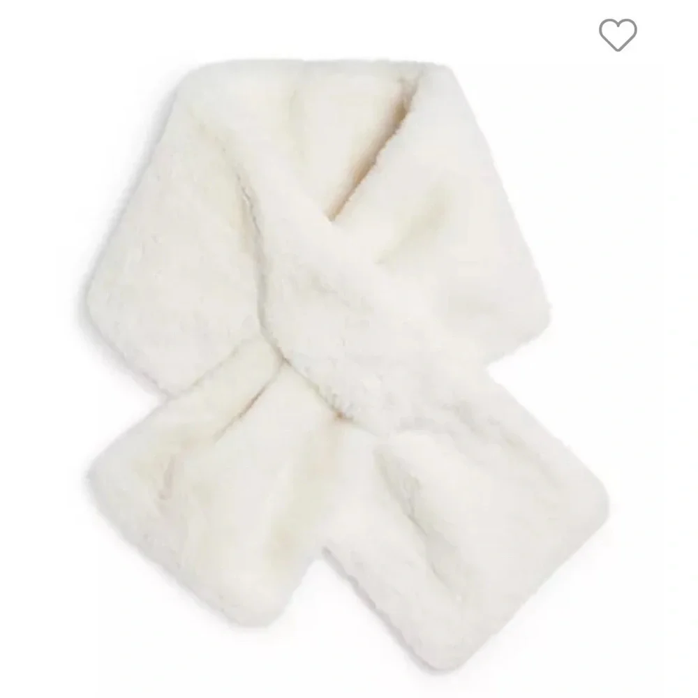 NWT Apparis Bambi Faux Fur White Scarf
